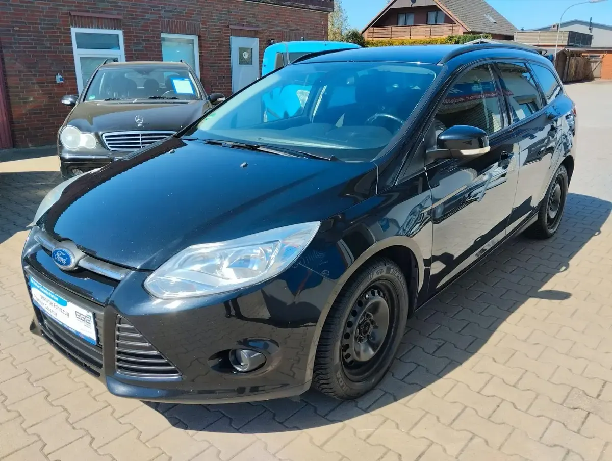 Gebraucht Ford Focus SYNC Edition 101 PS (74 kW) 2014 Schwarz Kombi
