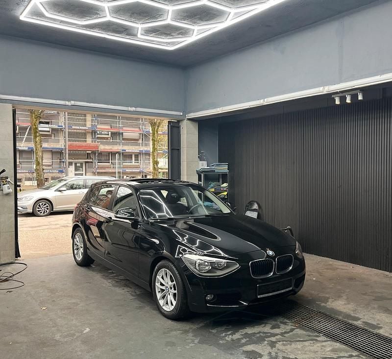 Gebraucht BMW 116 136 PS (100 kW) 2012 Schwarz Kleinwagen