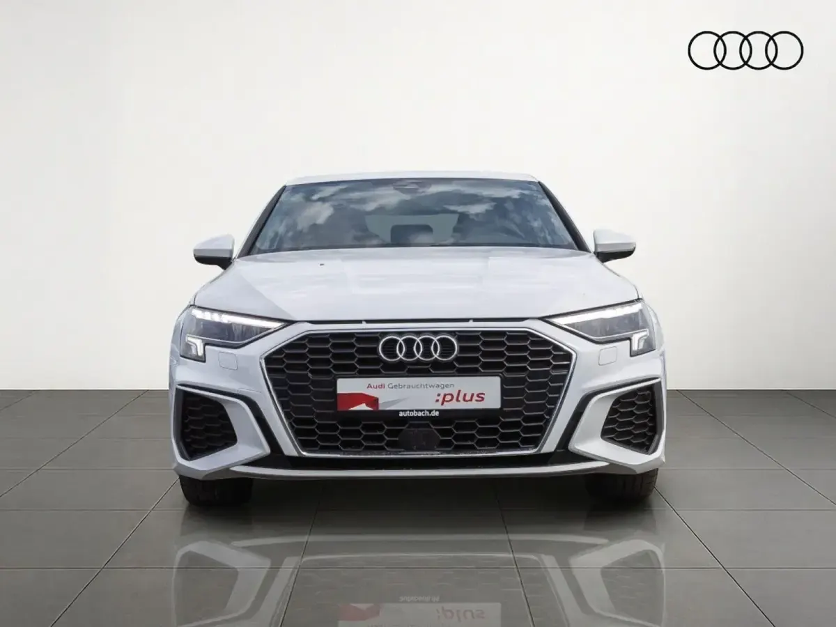 Gebraucht Audi A3 S-Line 116 PS (85 kW) 2023 Weiß Limousine