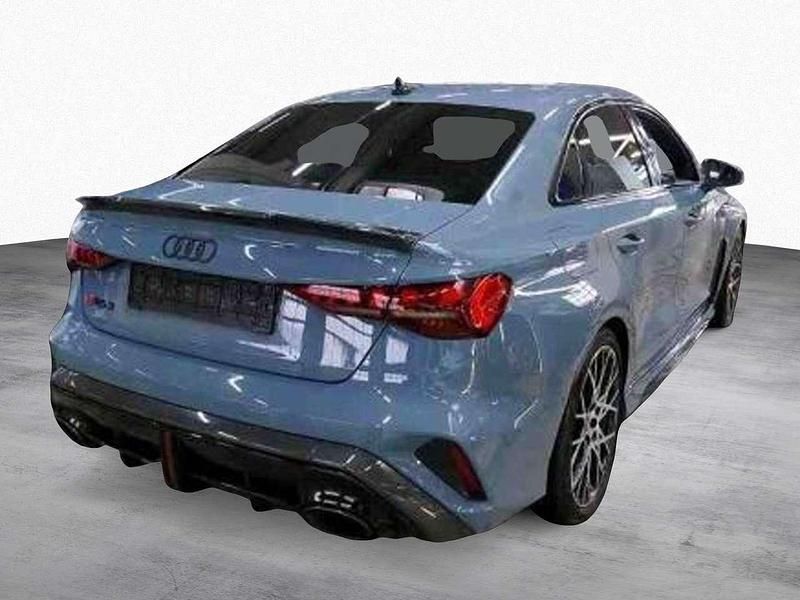 Gebraucht Audi RS3 Ambiente 400 PS (294 kW) 2024 Kemoragrau metallic Limousine