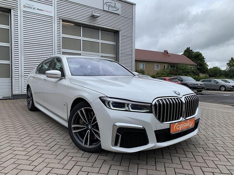 Weiß Gebraucht 2020 BMW 740 M Sport Limousine | 51.940 € (Fairer Preis) - Bild 1/4