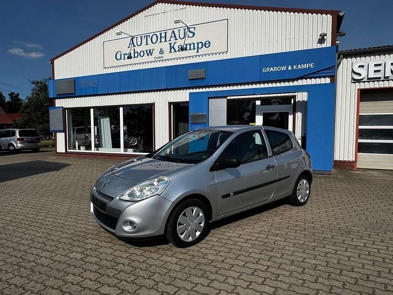 Platingrau Gebraucht 2009 Renault Clio II Expression Kleinwagen | 2.900 € (Fairer Preis) - Bild 1/4