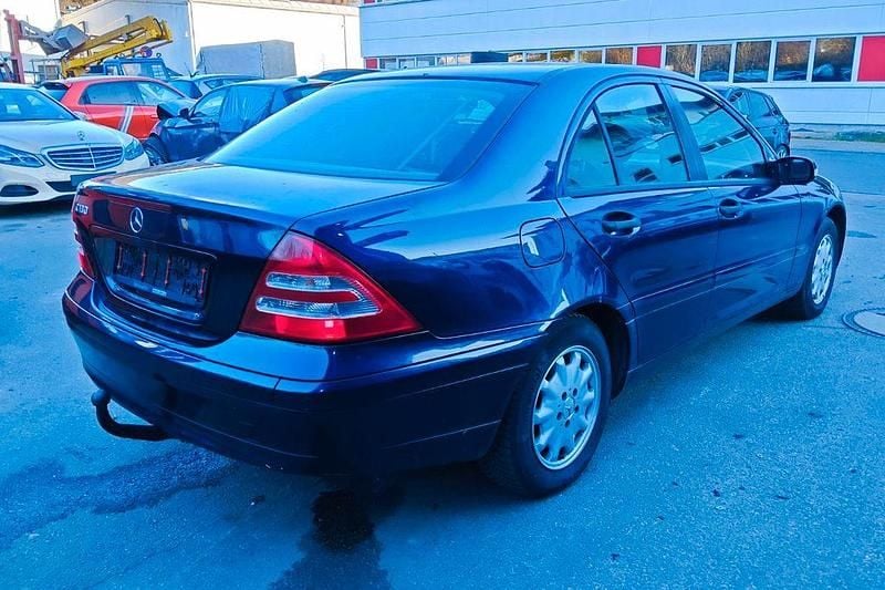 Gebraucht Mercedes C180 Classic 129 PS (94 kW) 2001 Schwarz Limousine