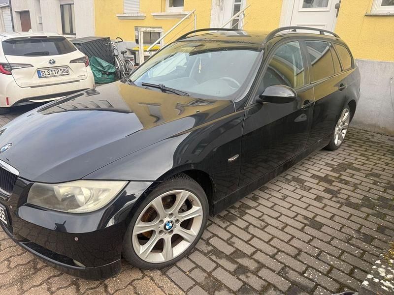 Gebraucht BMW 318 129 PS (94 kW) 2007 Schwarz Kombi