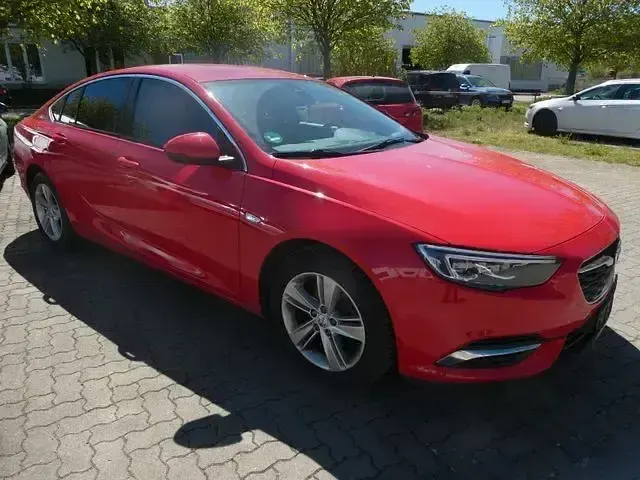 Gebraucht Opel Insignia Innovation 140 PS (102 kW) 2018 Rot Limousine