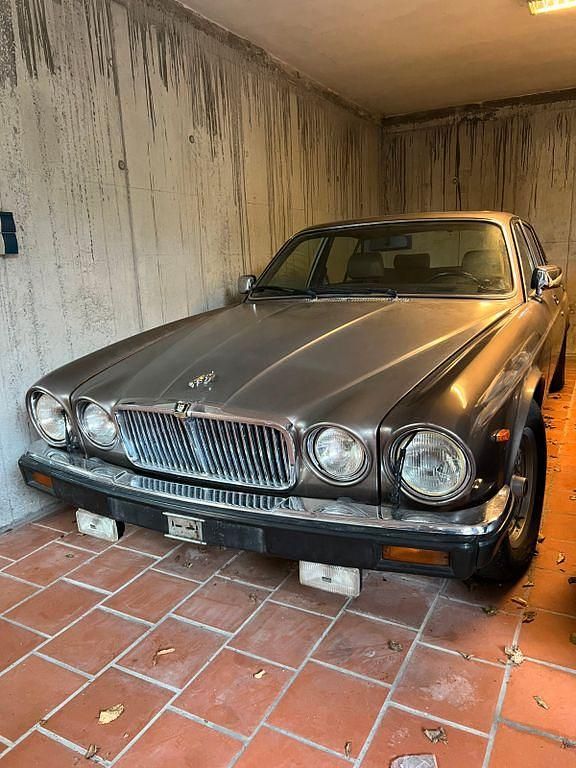 Gebraucht Jaguar XJ12 295 PS (216 kW) 1983 Braun Limousine