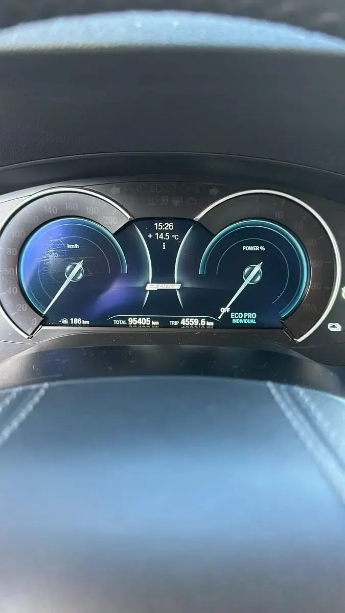Używany BMW 530 iPerformance 252 KM (185 kW) 2019 Biały Sedan/Limuzyna