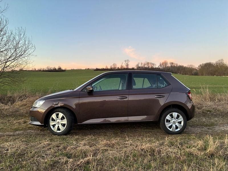 Gebraucht Skoda Fabia Cool Edition 60 PS (44 kW) 2016 Braun Limousine