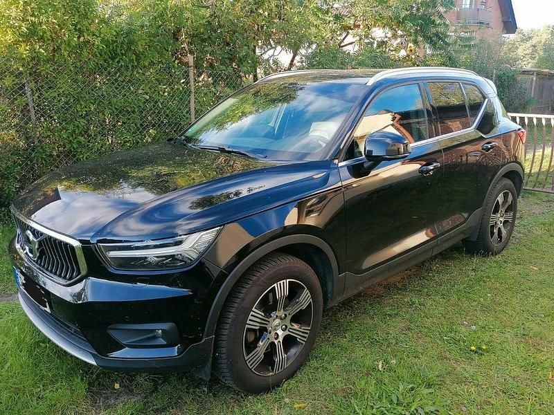 Schwarz Gebraucht 2020 Volvo XC40 SUV | 22.500 € (Superpreis) - Bild 1/4