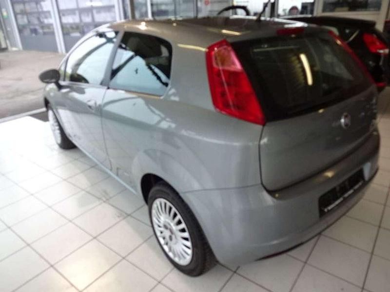 Gebraucht Fiat Grande Punto Dynamic 77 PS (56 kW) 2007 Silber Kleinwagen