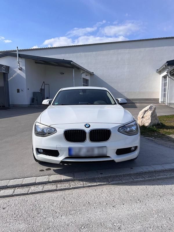 Gebraucht BMW 116 136 PS (100 kW) 2013 Weiß Kleinwagen