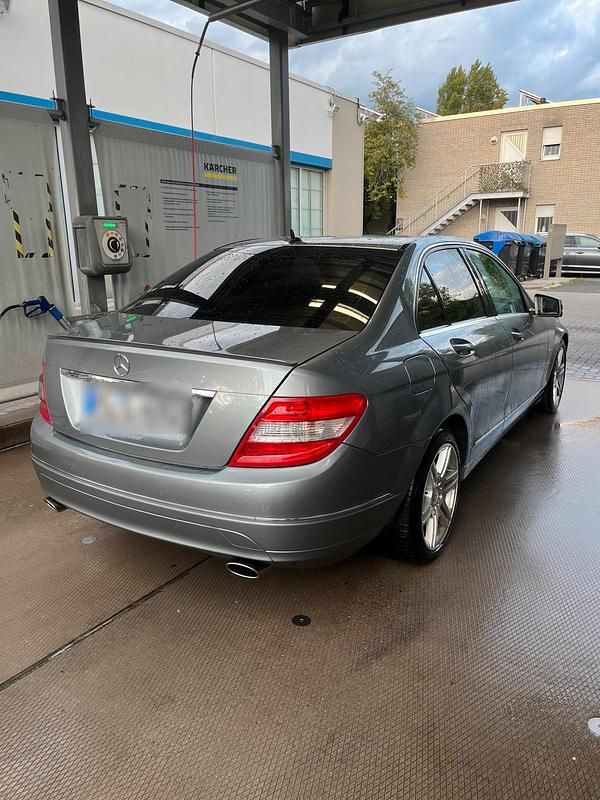 Grau Gebraucht 2008 Mercedes C230 Limousine | 6.500 € (Fairer Preis) - Bild 1/4