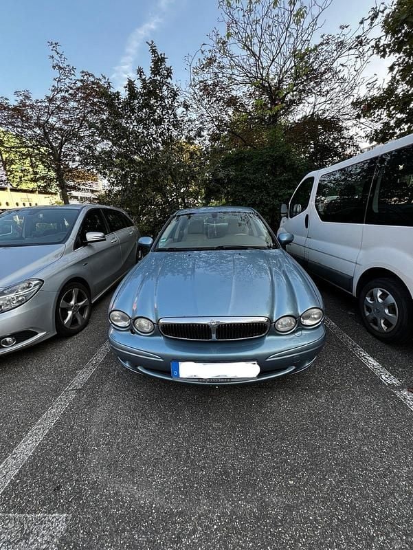 Blau Gebraucht 2004 Jaguar X-type Executive Limousine | 2.500 € - Bild 1/4