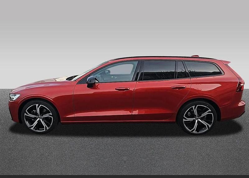 Gebraucht Volvo V60 Plus 197 PS (144 kW) 2025 Rot Kombi