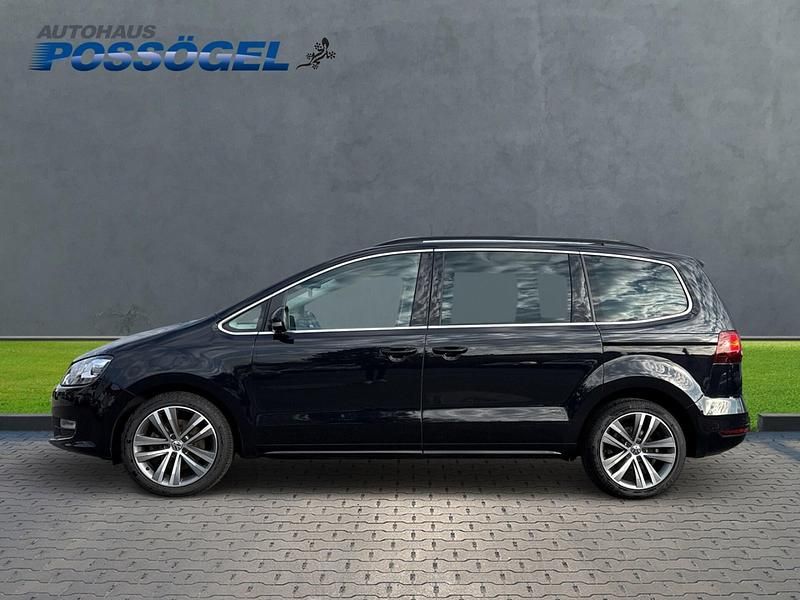 Gebraucht VW Sharan Comfortline 150 PS (110 kW) 2022 Schwarz Van / Kleinbus