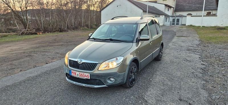 Gebraucht Skoda Roomster Plus Edition 90 PS (66 kW) 2014 Grün Van / Kleinbus