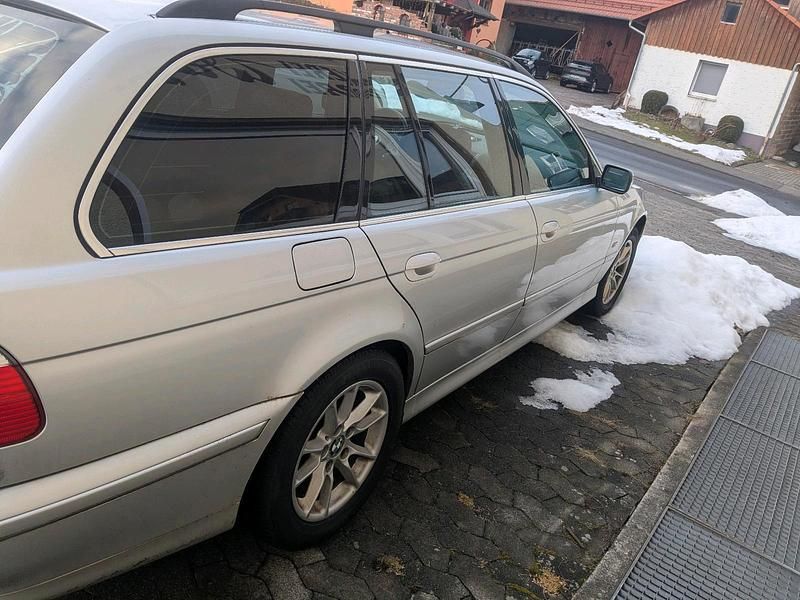 Gebraucht BMW 525 192 PS (141 kW) 2004 Silber Kombi