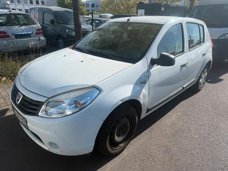 Gebraucht Dacia Sandero 75 PS (55 kW) 2012 Weiß Limousine
