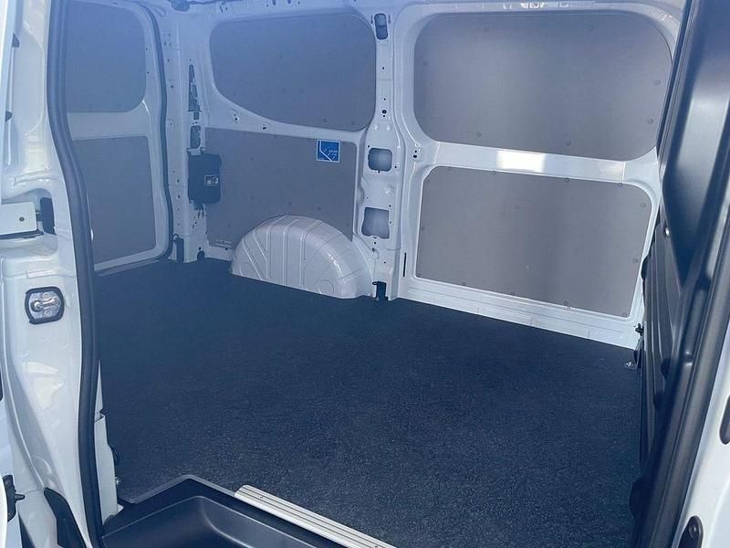 Gebraucht VW Transporter 110 PS (80 kW) 2025 Clear white Van