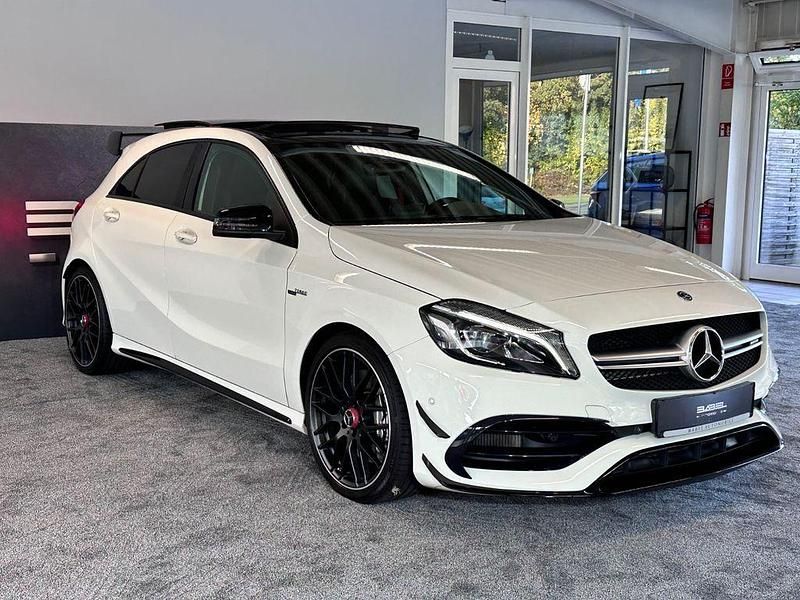 Weiß Gebraucht 2017 Mercedes A45 AMG AMG Limousine | 29.590 € (Fairer Preis) - Bild 1/4