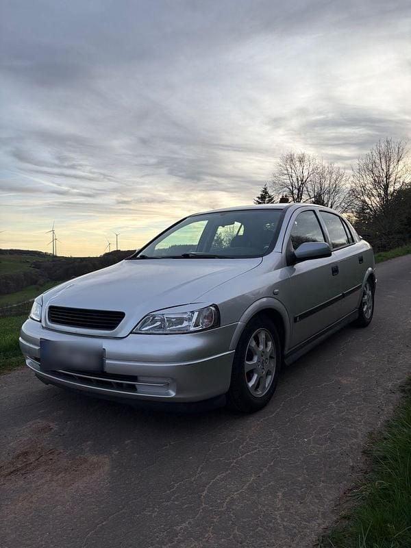 Second-hand Opel Astra 86 CP (63 kW) 2001 Argintiu Berlinǎ