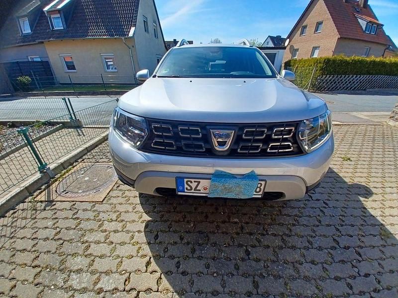 Second-hand Dacia Duster Comfort 114 CP (83 kW) 2018 Argintiu SUV
