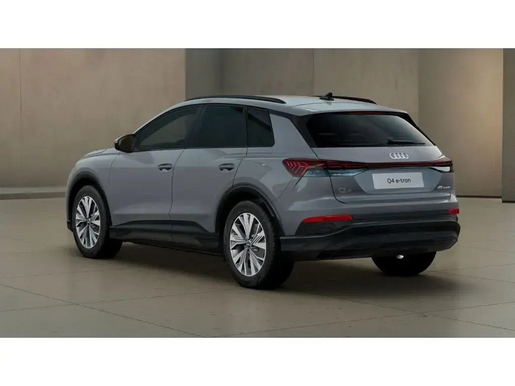 Gebraucht Audi e-tron 210 kW (286 PS) 2025 Kieselgrau SUV