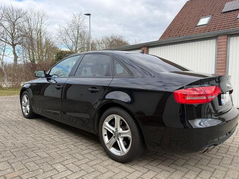Gebraucht Audi A4 Ambition 177 PS (130 kW) 2014 Schwarz Limousine