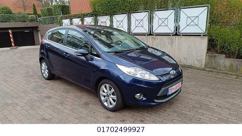 Gebraucht Ford Fiesta Titanium 75 PS (55 kW) 2010 Blau Kleinwagen