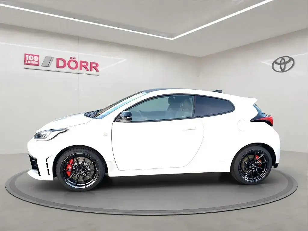 Gebraucht Toyota Yaris 280 PS (205 kW) 2024 Platinumweiß perleffekt Kleinwagen