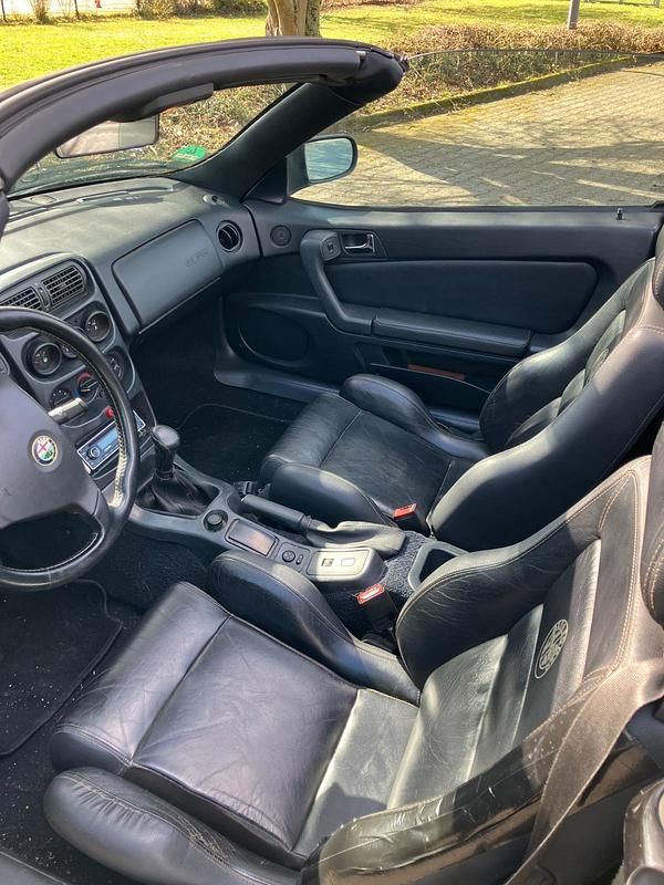 Gebraucht Alfa Romeo Spider 150 PS (110 kW) 1997 Schwarz Cabrio