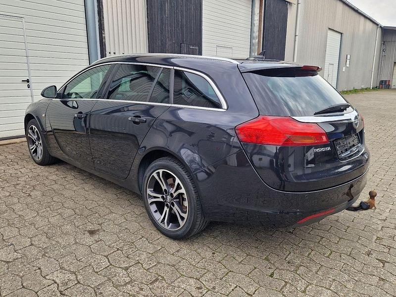 Gebraucht Opel Insignia Edition 160 PS (117 kW) 2013 Schwarz Limousine