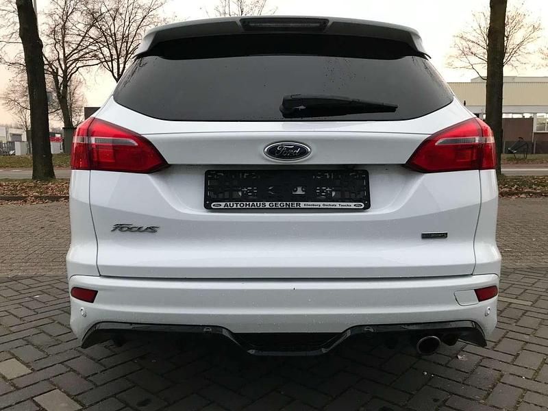 Gebraucht Ford Focus ST-Line 182 PS (133 kW) 2018 Weiß Kombi