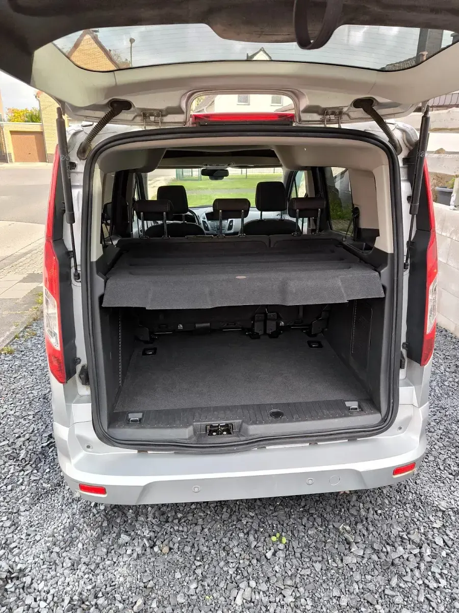 Gebraucht Ford Tourneo Connect Titanium 100 PS (73 kW) 2017 Silber Van / Kleinbus