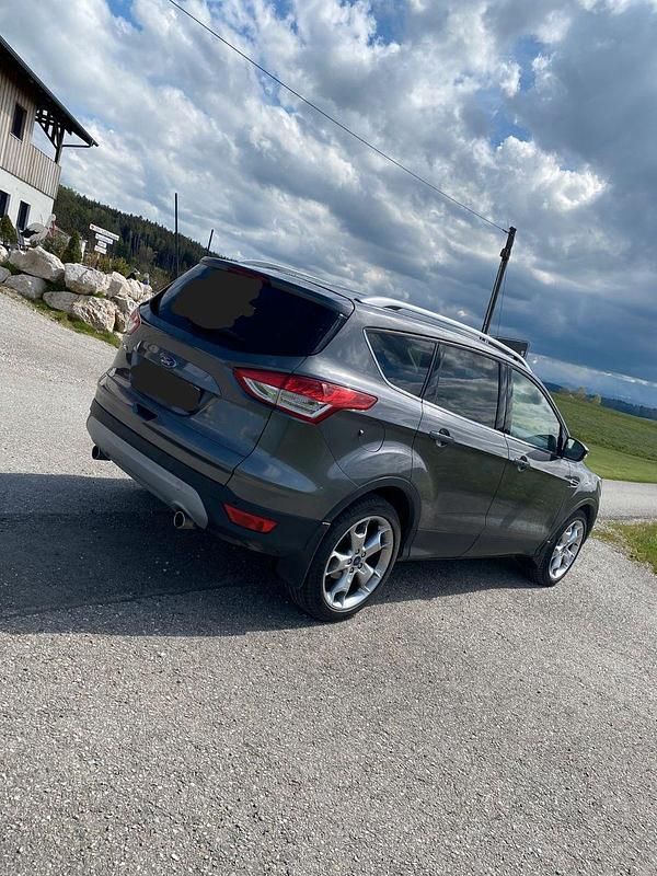 Gebraucht Ford Kuga Titanium 140 PS (102 kW) 2013 Silber SUV