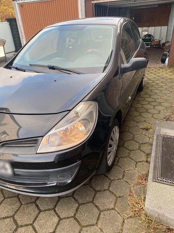 Gebraucht Renault Clio II 87 PS (63 kW) 2007 Schwarz Kleinwagen