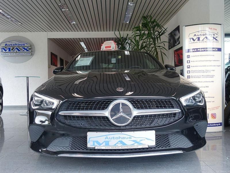 Schwarz Gebraucht 2020 Mercedes CLA180 Progressive Limousine | 22.899 € (Fairer Preis) - Bild 1/4