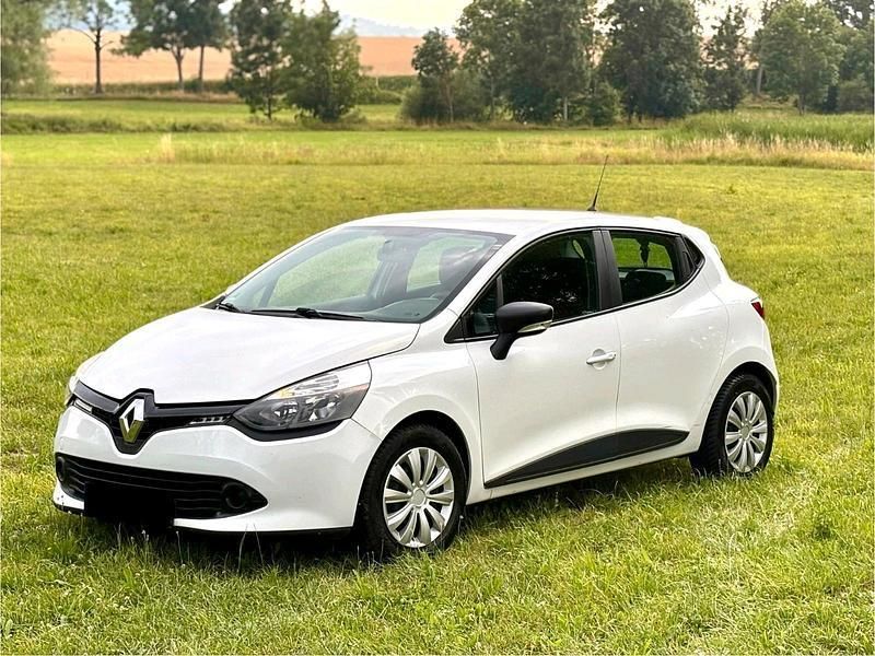 Weiß Gebraucht 2015 Renault Clio IV Kleinwagen | 3.450 € (Superpreis) - Bild 1/4