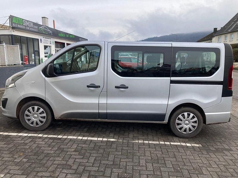 Gebraucht Opel Vivaro S 125 PS (91 kW) 2017 Silber Van / Kleinbus