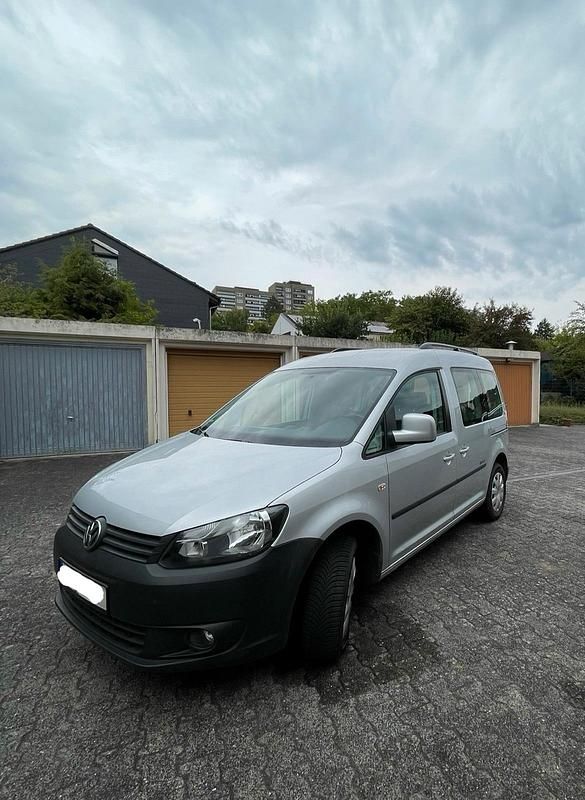 Silber Gebraucht 2012 VW Caddy Trendline Van / Kleinbus | 11.200 € (Teuer) - Bild 1/4