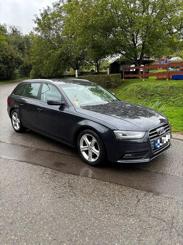 Blau Gebraucht 2015 Audi A4 Ambition Kombi | 9.200 € (Superpreis) - Bild 1/4
