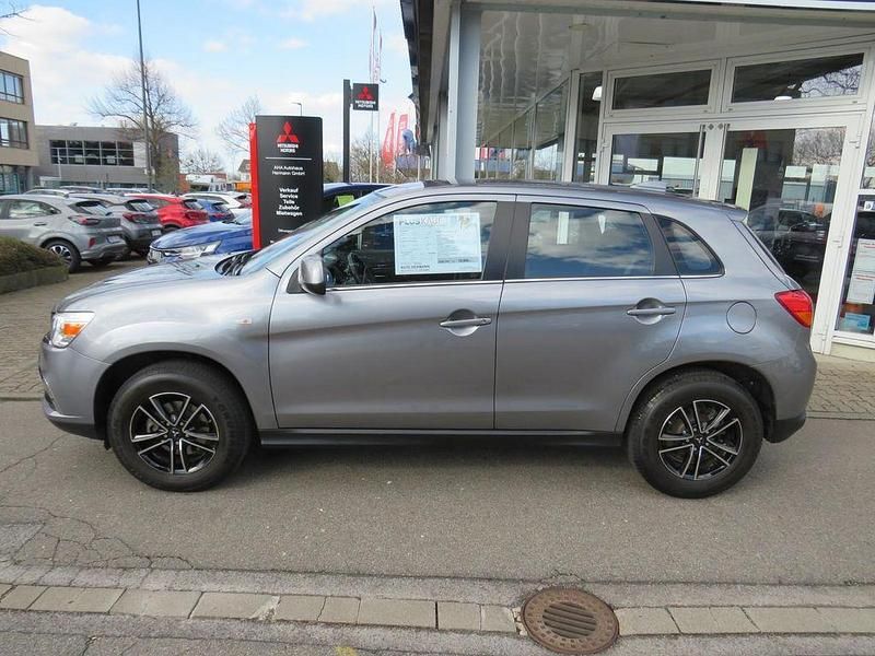 Gebraucht Mitsubishi ASX Edition 117 PS (86 kW) 2017 Platinumgrau (m) SUV
