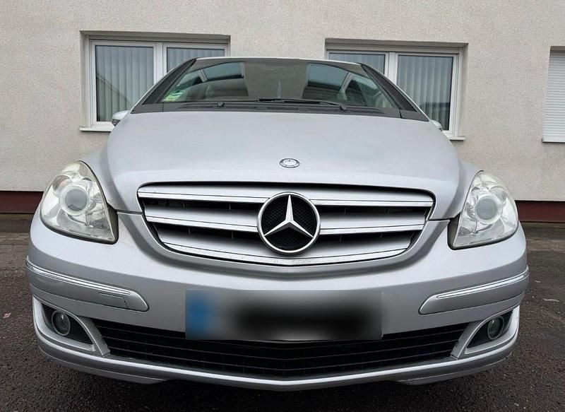 Gebraucht Mercedes B200 103 PS (75 kW) 2007 Silber Van / Kleinbus