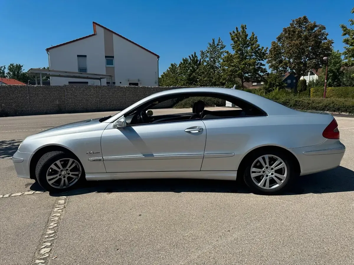 Gebraucht Mercedes CLK220 150 PS (110 kW) 2007 Silber Coupé