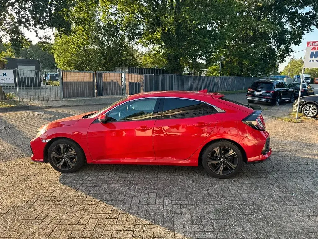 Gebraucht Honda Civic Elegance 120 PS (88 kW) 2018 Rot Limousine
