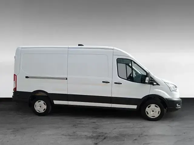 Gebraucht Ford Transit Trend 131 PS (96 kW) 2025 Weiß Limousine