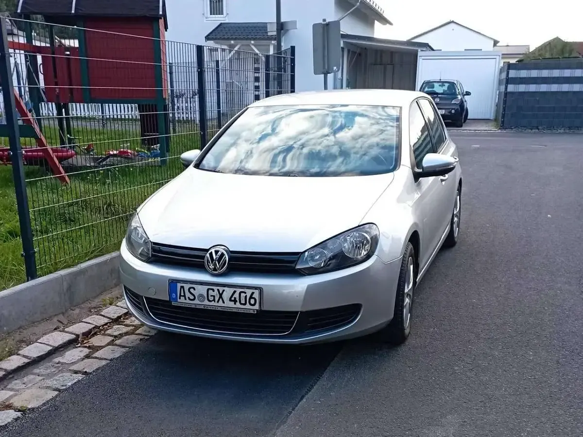 Gebraucht VW Golf VI 69 PS (50 kW) 2009 Silber Kleinwagen
