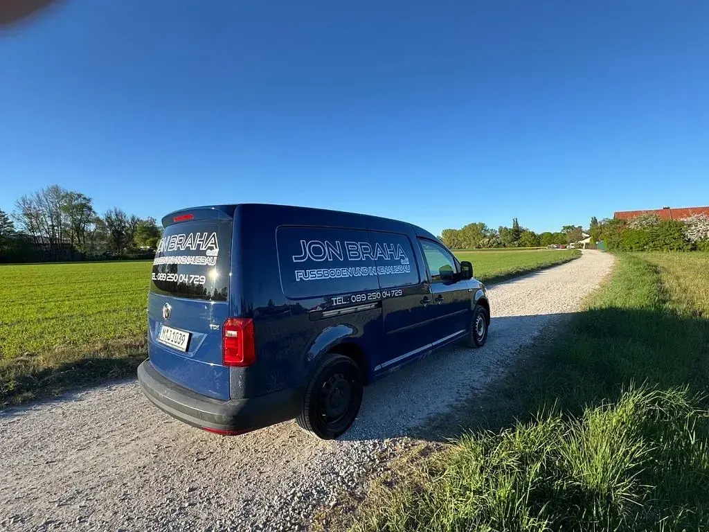 Second-hand VW Caddy 102 CP (75 kW) 2018 Albastru Monovolum