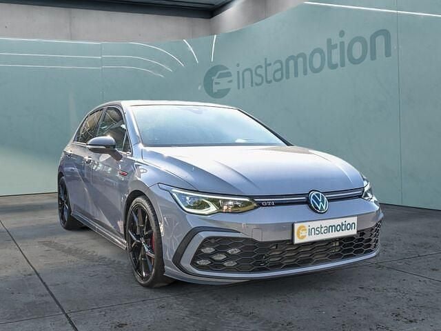 Grau Gebraucht 2022 VW Golf VIII GTI Limousine | 32.440 € (Teuer) - Bild 1/2
