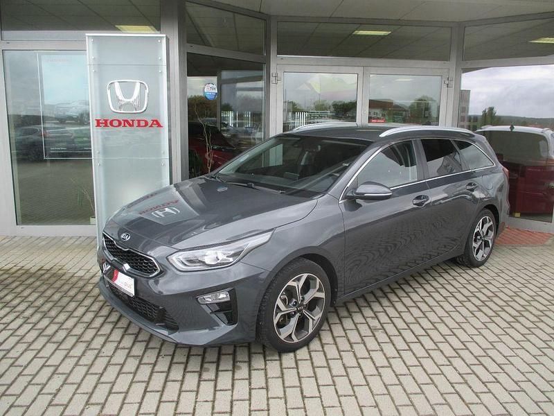 Grau Gebraucht 2018 Kia Ceed Sportswagon 4 Kombi | 15.990 € (Fairer Preis) - Bild 1/4
